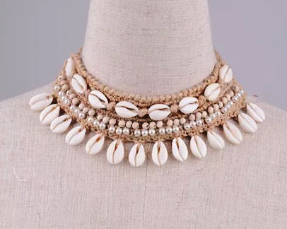 Crochet Shell Necklace - Caramel