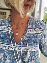 Load image into Gallery viewer, Double Shell/Evil Eye Pendant Necklace