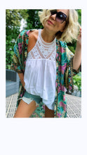 Load image into Gallery viewer, ALL THE FLOWERS - KIMONO