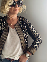Load image into Gallery viewer, Cowrie Necklace
