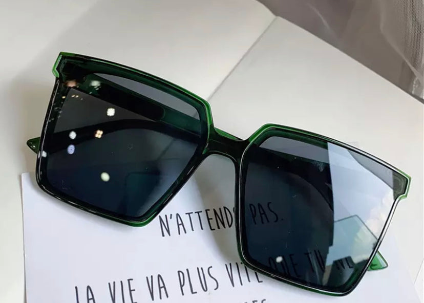 Vintage Style Sunglasses - Champagne & Dark Green