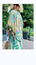 Load image into Gallery viewer, ALL THE FLOWERS - KIMONO