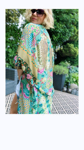 ALL THE FLOWERS - KIMONO