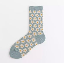 Load image into Gallery viewer, Daisy Socks
