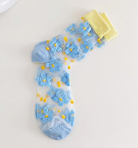 Daisy Socks - available in White & Blue