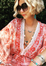 Load image into Gallery viewer, Double Layered Necklace - Gold/Shell