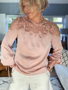 Preloved & Vintage - Peach Blush silky blouse