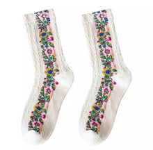 Load image into Gallery viewer, Floral Socks - White