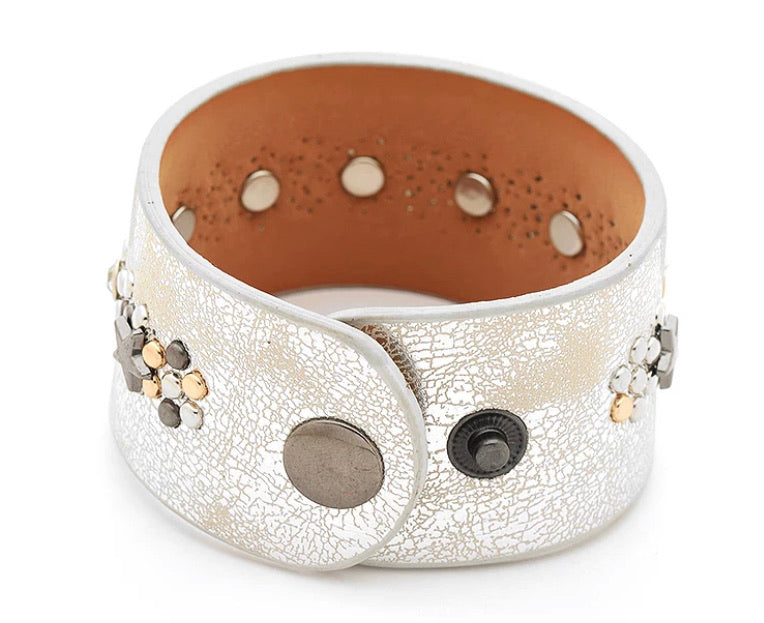 Silver Metal Star Cuff